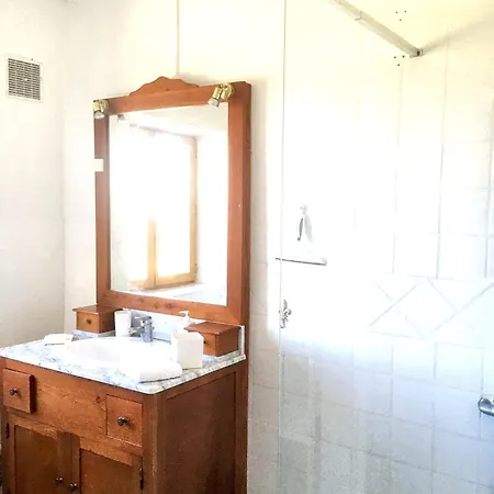Maison Charmante A Avec Jardin Et Piscine Partagee. Holiday home *