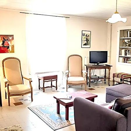 Maison Charmante A Avec Jardin Et Piscine Partagee. Holiday home